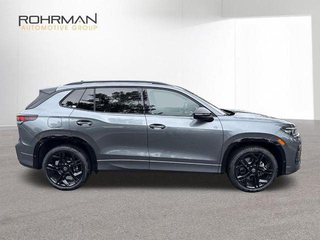 Photo of 2025 Platinum Gray Metallic Volkswagen Tiguan