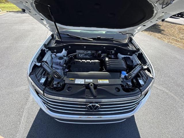Photo of 2026 Opal White Pearl Volkswagen Atlas