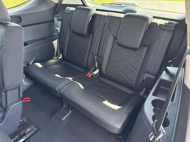 Photo of 2026 Opal White Pearl Volkswagen Atlas