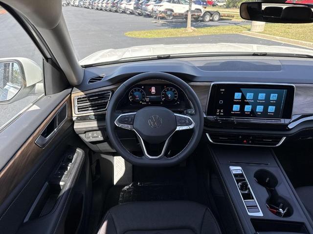 Photo of 2026 Opal White Pearl Volkswagen Atlas