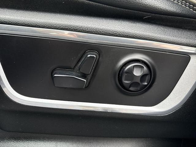 Photo of 2020 Patriot Blue Pearlcoat RAM 1500