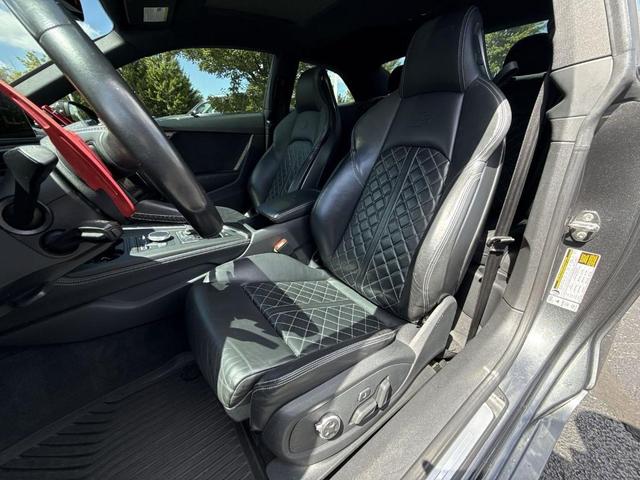 Photo of 2018 Daytona Gray Pearl Effect Audi S5