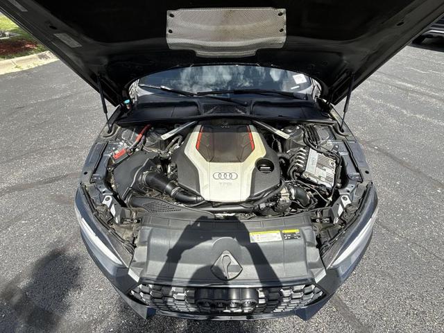 Photo of 2018 Daytona Gray Pearl Effect Audi S5