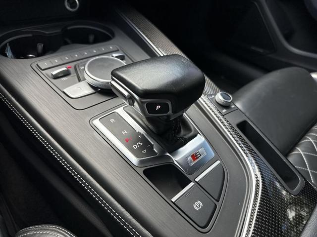 Photo of 2018 Daytona Gray Pearl Effect Audi S5