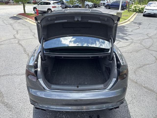 Photo of 2018 Daytona Gray Pearl Effect Audi S5