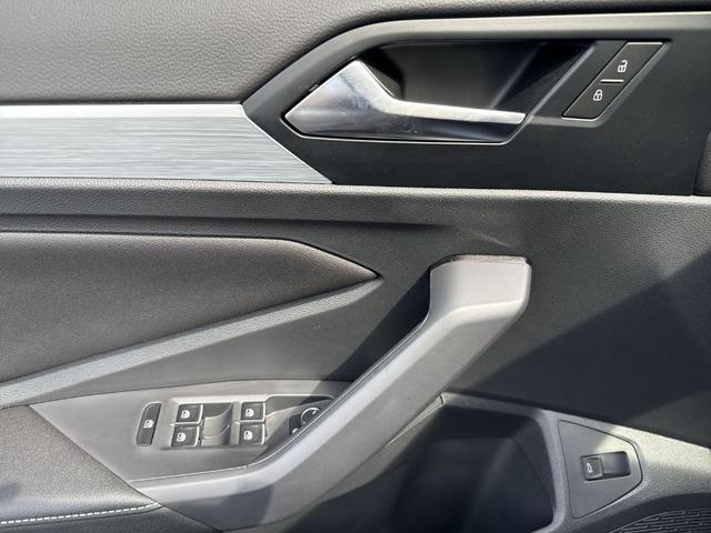 Photo of 2025 Platinum Gray Metallic Volkswagen Jetta