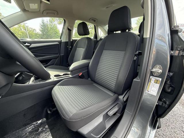 Photo of 2025 Platinum Gray Metallic Volkswagen Jetta