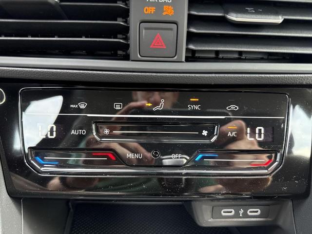 Photo of 2025 Platinum Gray Metallic Volkswagen Jetta