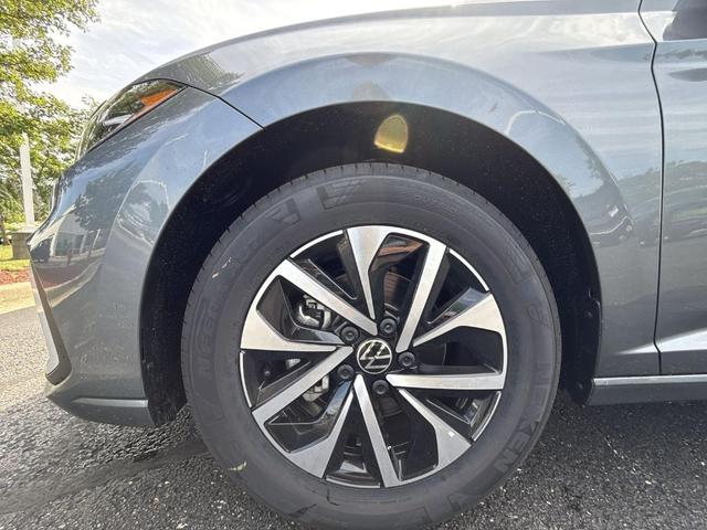 Photo of 2025 Platinum Gray Metallic Volkswagen Jetta
