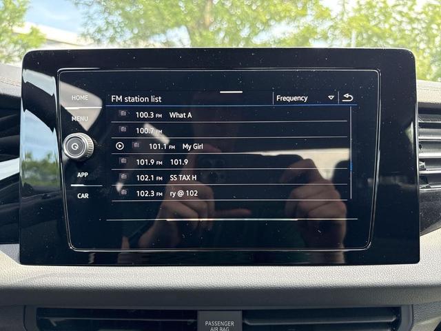 Photo of 2025 Platinum Gray Metallic Volkswagen Jetta