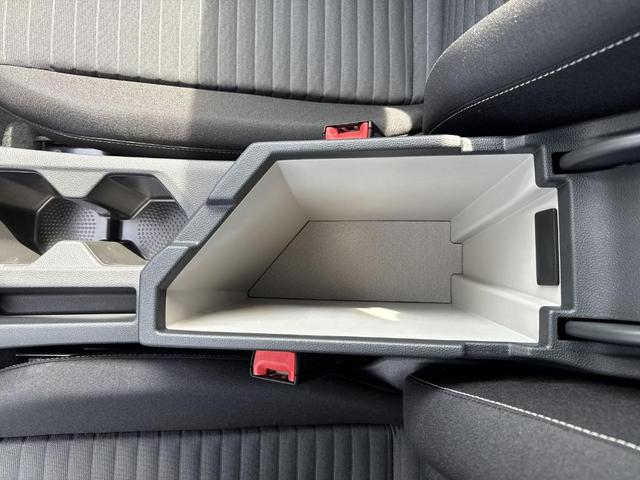 Photo of 2025 Platinum Gray Metallic Volkswagen Jetta