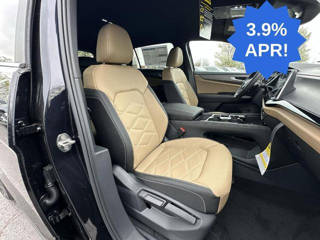 Photo of 2025 Deep Black Pearl Effect Volkswagen Atlas Cross Sport