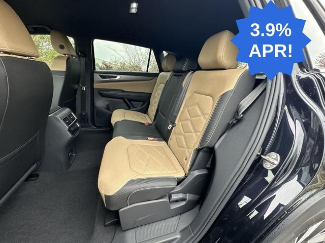 Photo of 2025 Deep Black Pearl Effect Volkswagen Atlas Cross Sport