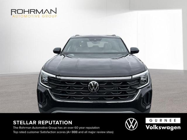 Photo of 2025 Deep Black Pearl Effect Volkswagen Atlas Cross Sport