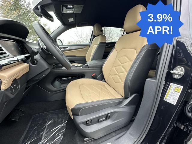 Photo of 2025 Deep Black Pearl Effect Volkswagen Atlas Cross Sport