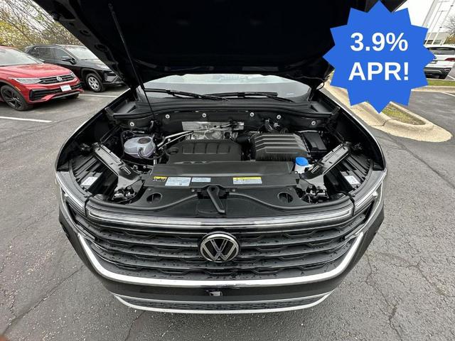Photo of 2025 Deep Black Pearl Effect Volkswagen Atlas Cross Sport
