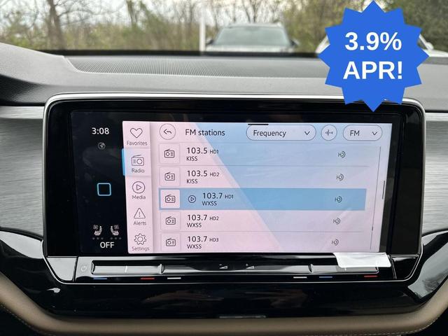 Photo of 2025 Deep Black Pearl Effect Volkswagen Atlas Cross Sport
