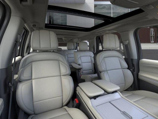 Photo of 2025 Gray Mist Lincoln Navigator L