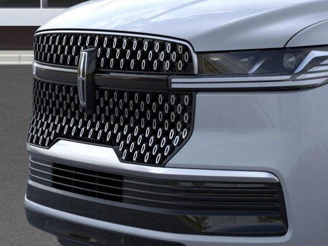 Photo of 2025 Gray Mist Lincoln Navigator L