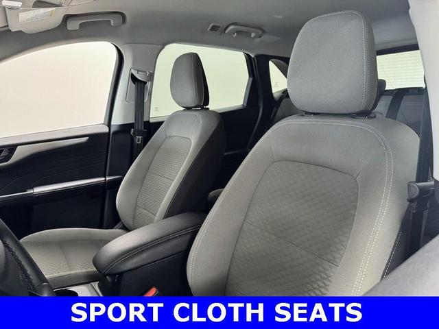 Photo of 2022 Iconic Silver Metallic Ford Escape