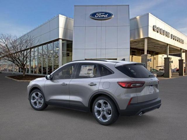 Photo of 2025 Gray Metallic Ford Escape