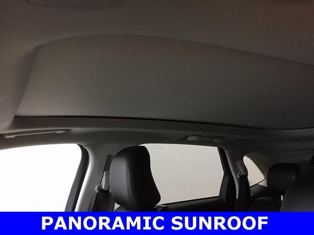 Photo of 2021 Agate Black Metallic Ford Edge