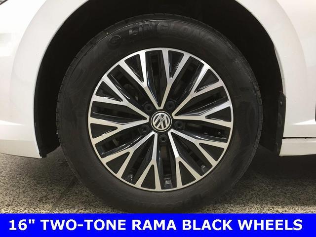 Photo of 2019 Pure White Volkswagen Jetta