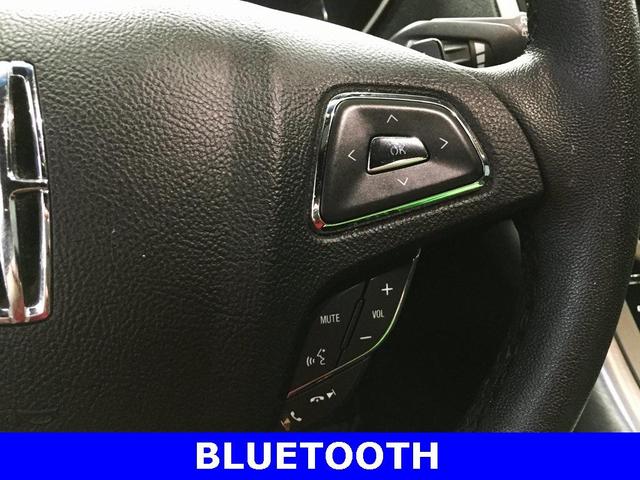 Photo of 2016 Luxe Metallic Lincoln MKX