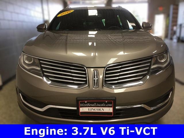 Photo of 2016 Luxe Metallic Lincoln MKX