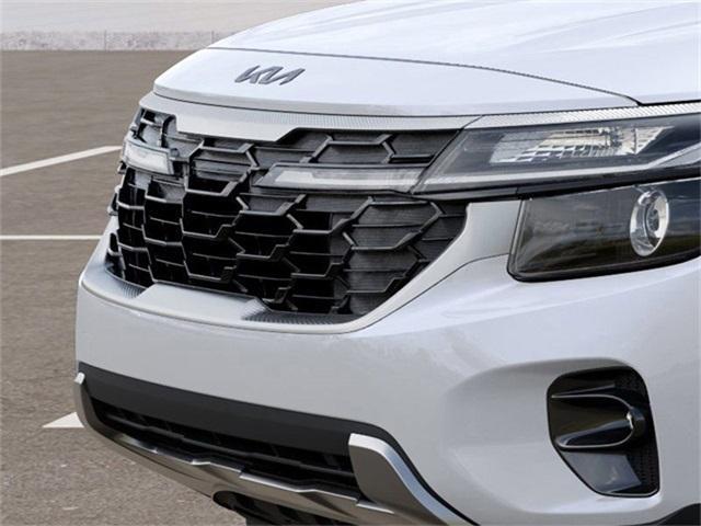 Photo of 2025 Snow White Pearl Kia Seltos