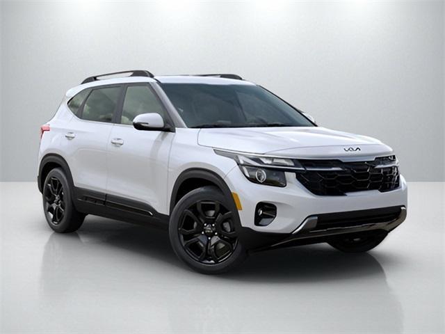 Photo of 2025 Snow White Pearl Kia Seltos