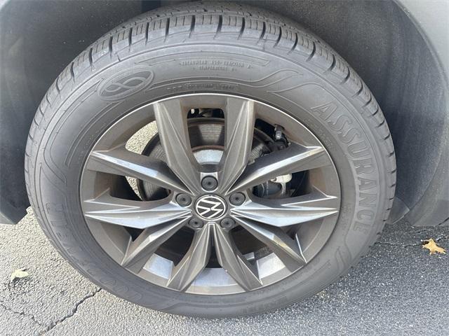 Photo of 2022 Pure White Volkswagen Tiguan