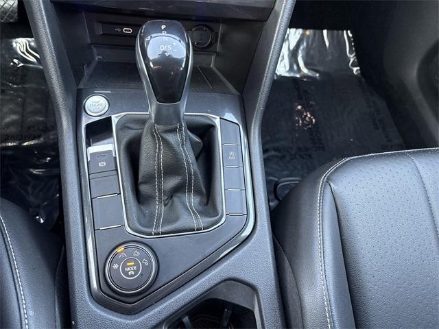 Photo of 2022 Pure White Volkswagen Tiguan