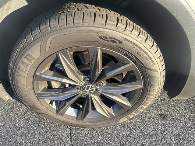 Photo of 2022 Pure White Volkswagen Tiguan