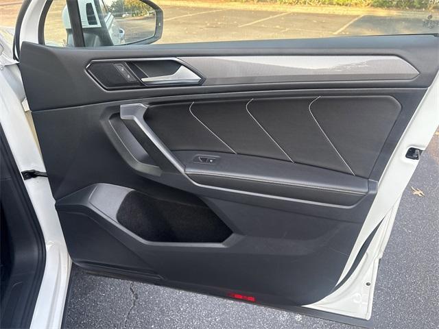 Photo of 2022 Pure White Volkswagen Tiguan
