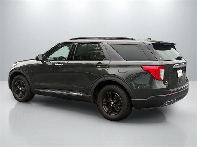 Photo of 2023 Green Metallic Ford Explorer