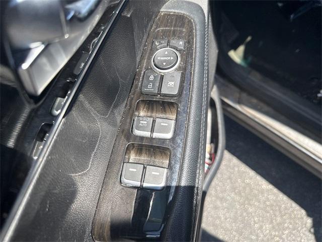 Photo of 2019 Ebony Black Kia Sorento