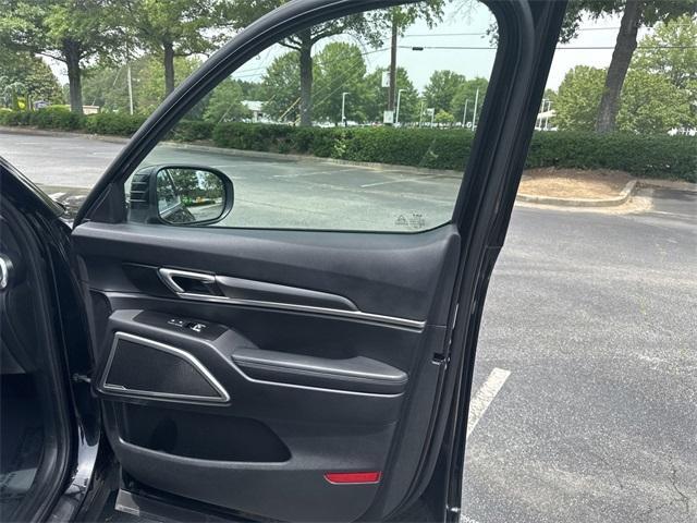 Photo of 2022 Ebony Black Kia Telluride