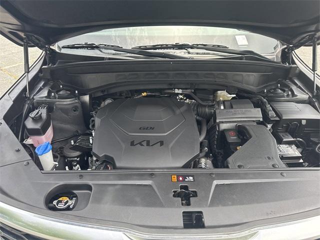 Photo of 2022 Ebony Black Kia Telluride