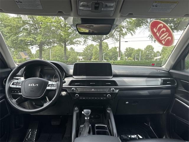 Photo of 2022 Ebony Black Kia Telluride