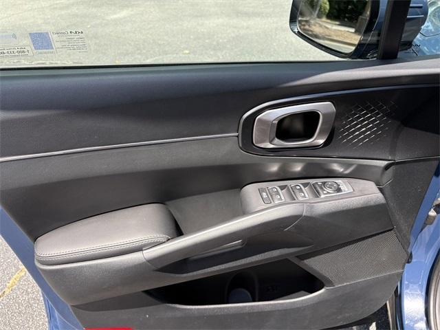 Photo of 2024 Midnight Black Kia Sorento