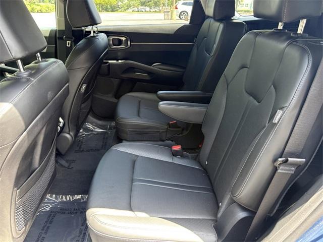 Photo of 2024 Midnight Black Kia Sorento