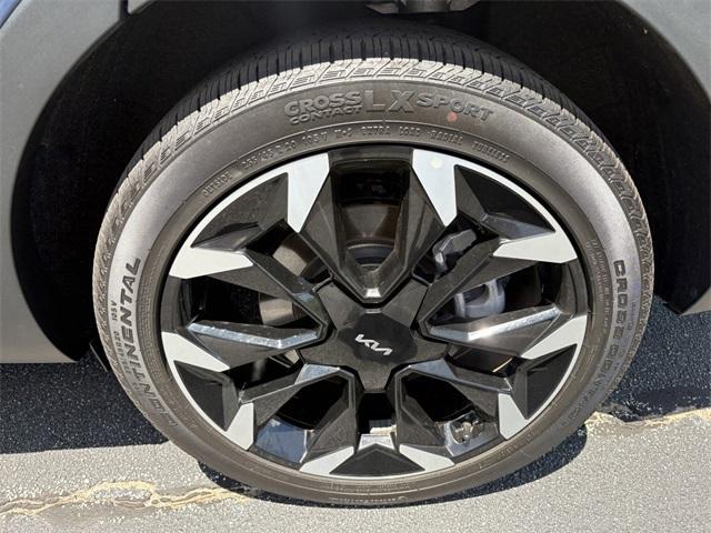 Photo of 2024 Midnight Black Kia Sorento