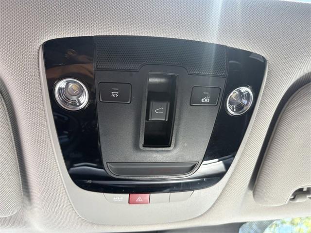 Photo of 2024 Midnight Black Kia Sorento