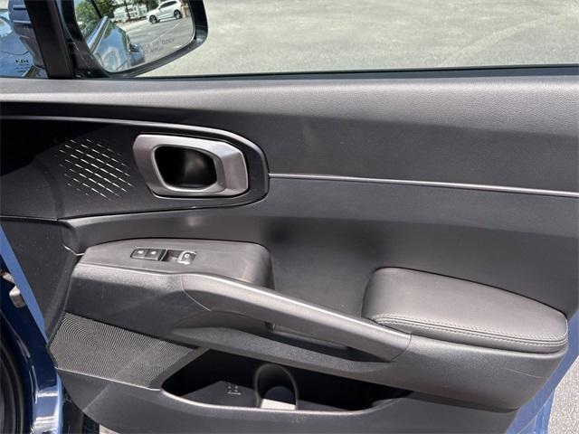 Photo of 2024 Midnight Black Kia Sorento