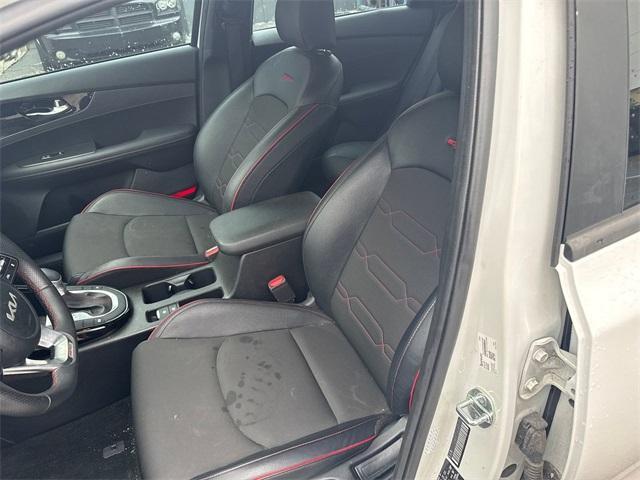 Photo of 2024 Snow White Pearl Kia Forte