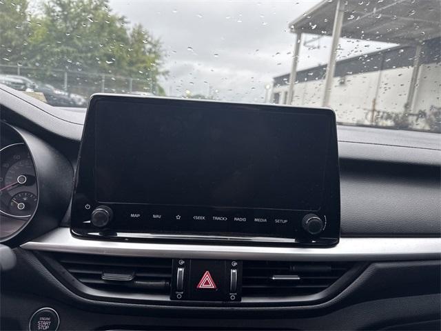 Photo of 2024 Snow White Pearl Kia Forte