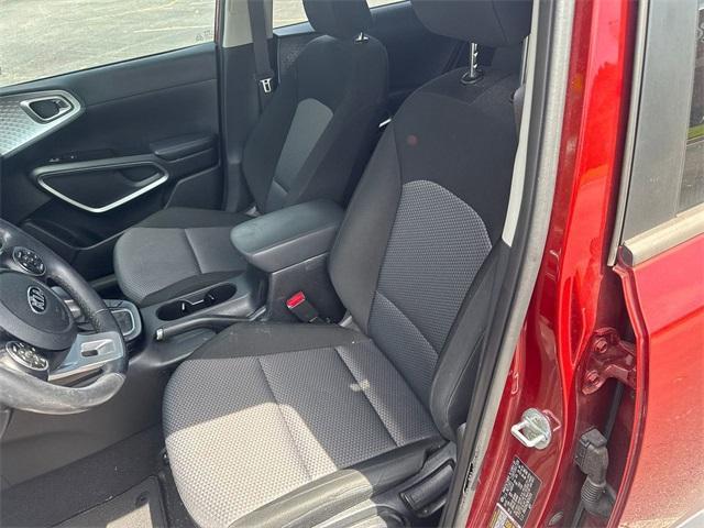 Photo of 2021 Mars Orange / Black Roof Kia Soul