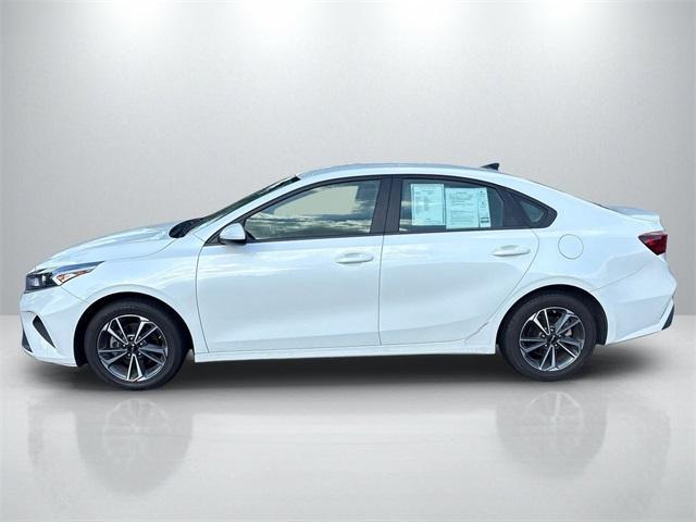 Photo of 2023 Snow White Pearl Kia Forte