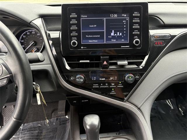 Photo of 2023 Silver Toyota Camry
